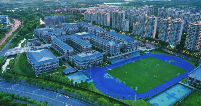 派云间售楼处电话：价格-容积率-环境pg电子首页百度热搜 上海中铁建西(图4)