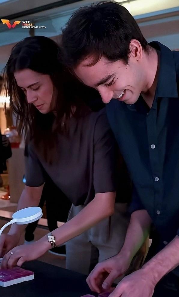 语让美和当起翻译大头硬着头皮曼昱开心pg电子模拟器试玩晚宴：孙颖莎不会日(图2)